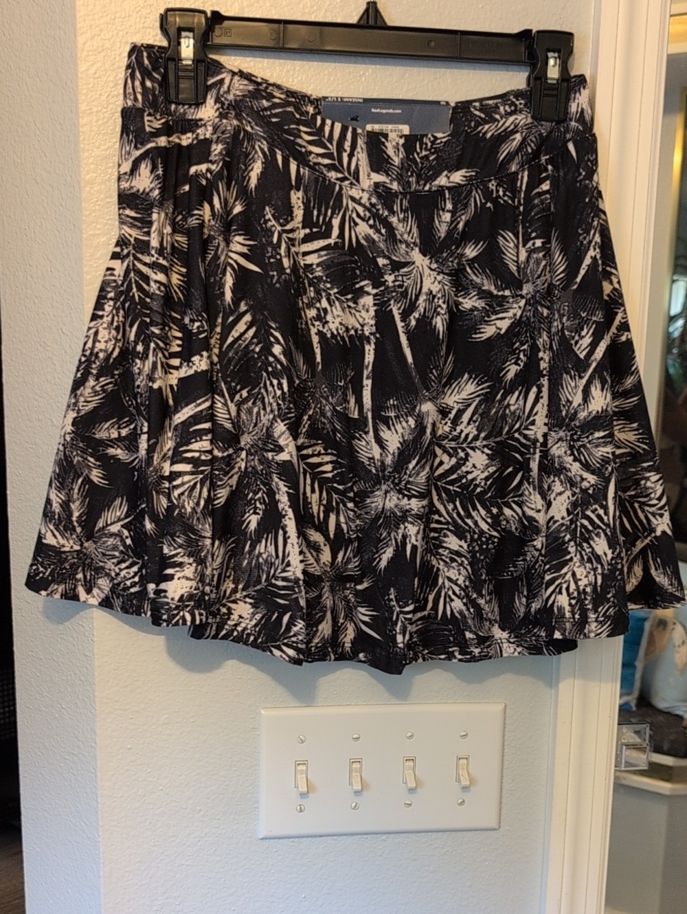 Black and White Palm-Print A-Line Skirt Brand New